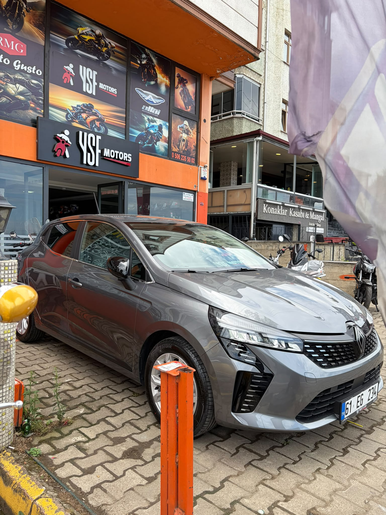 2025  CLİO 1.0 TCE EVOLUTİON 90 HP LASMAN RENK
