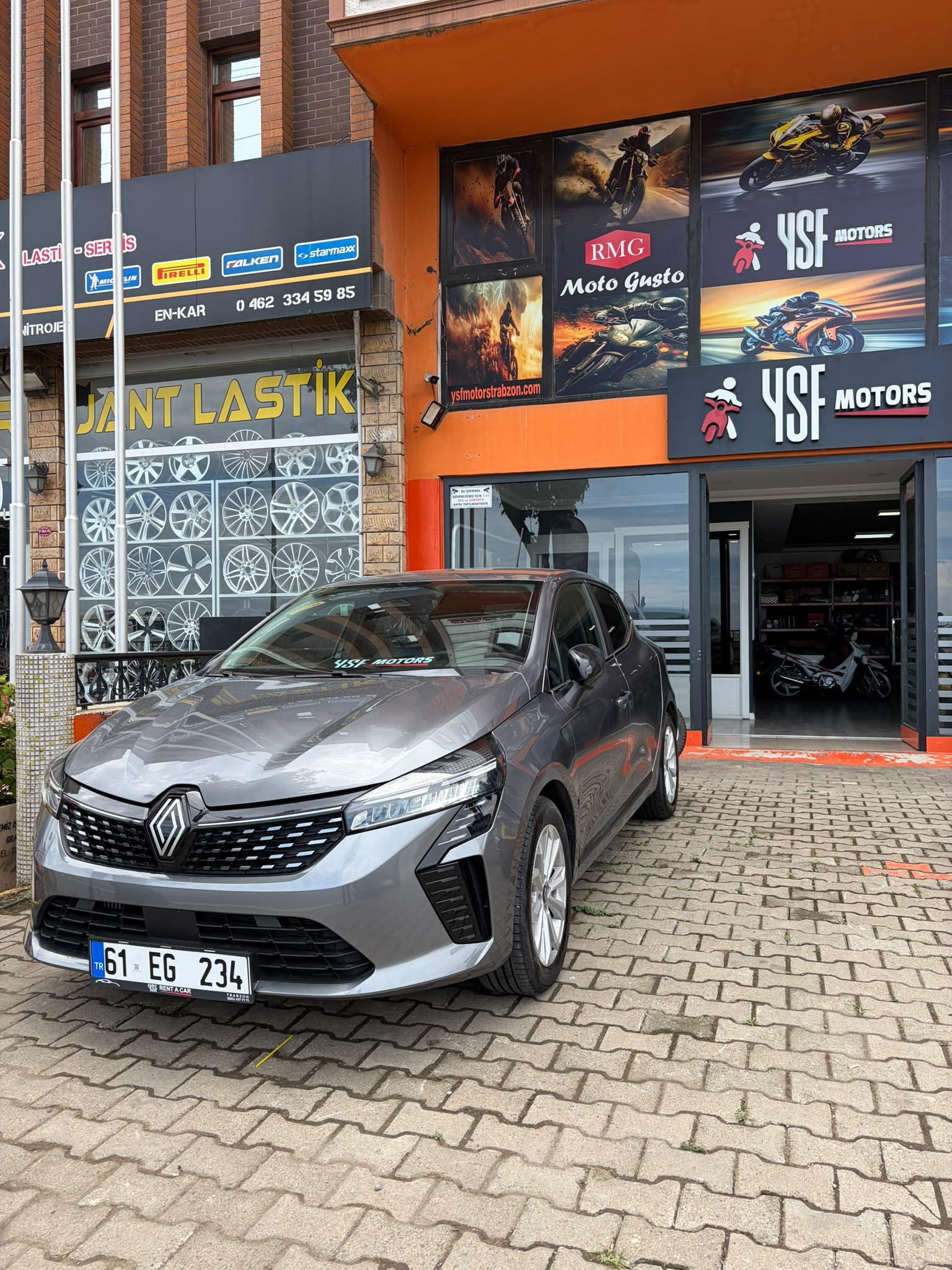 2025  CLİO 1.0 TCE EVOLUTİON 90 HP LASMAN RENK